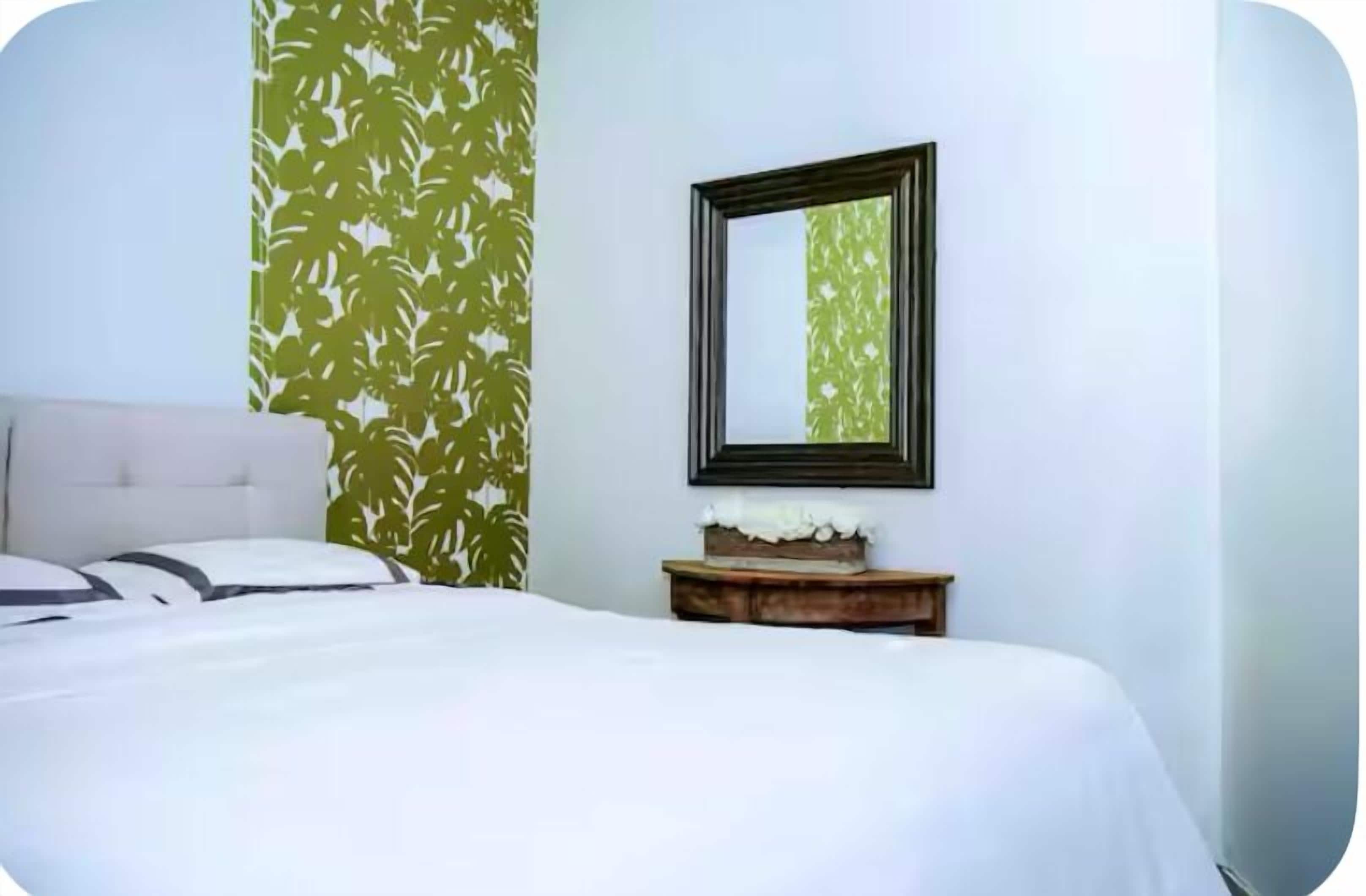 双人房 | 办公桌、床单