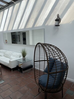 40-tums platt-tv med satellitkanaler och tv