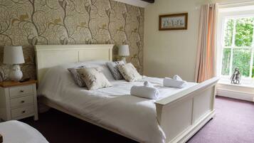 Egyptian cotton sheets, iron/ironing board, WiFi