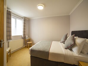 Standard Double Room | Free WiFi - Clydesdale Hotel (Hamilton)