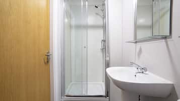 Standard Single Room | Bathroom | Shower, free toiletries, hair dryer, towels