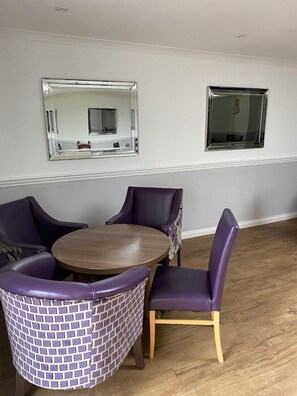 Lounge - Clydesdale Hotel (Hamilton)