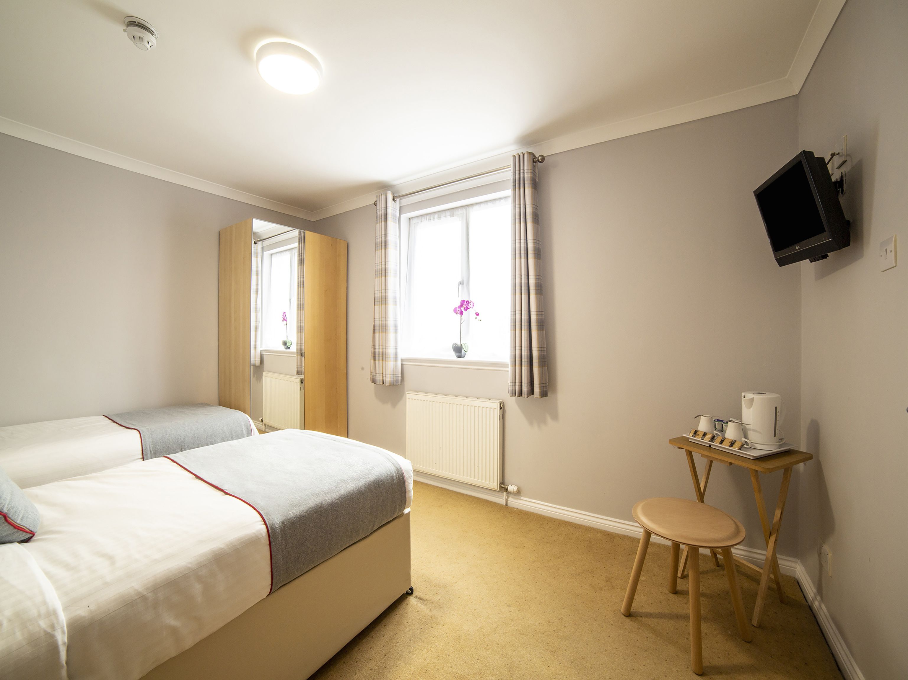 standard twin room | free wifi