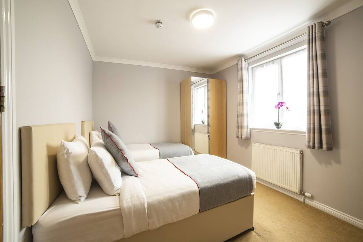 standard twin room | free wifi