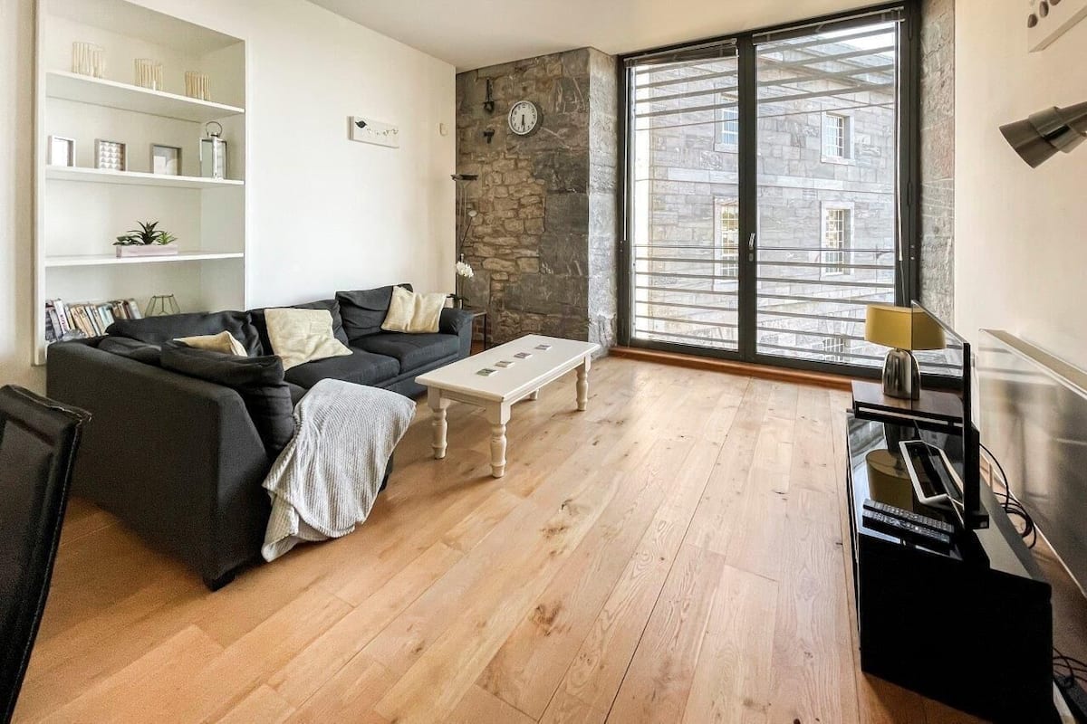 Apartment, Ensuite, Sea View (37 Brewhouse) | Lounge