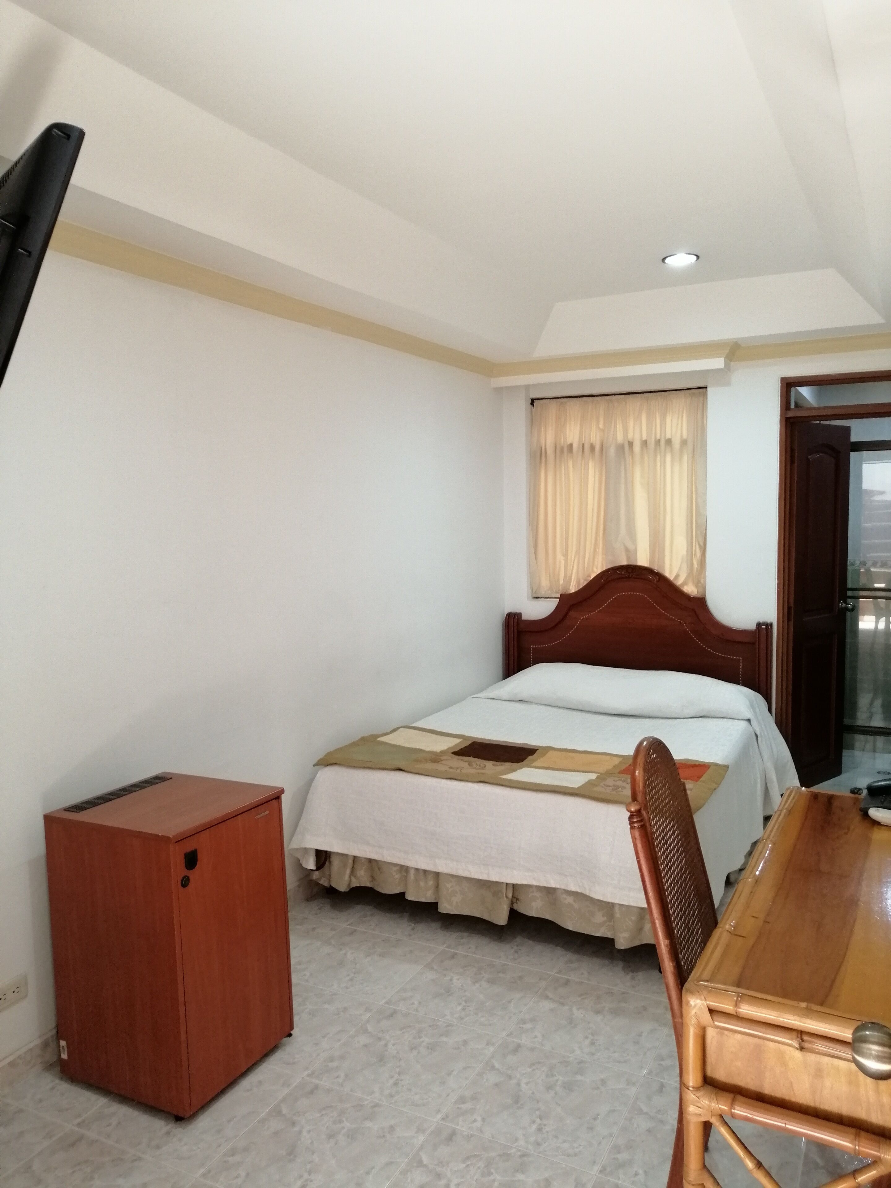 standard room | minibar, in-room safe, rollaway beds, free wifi