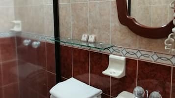 Shower, free toiletries, hair dryer