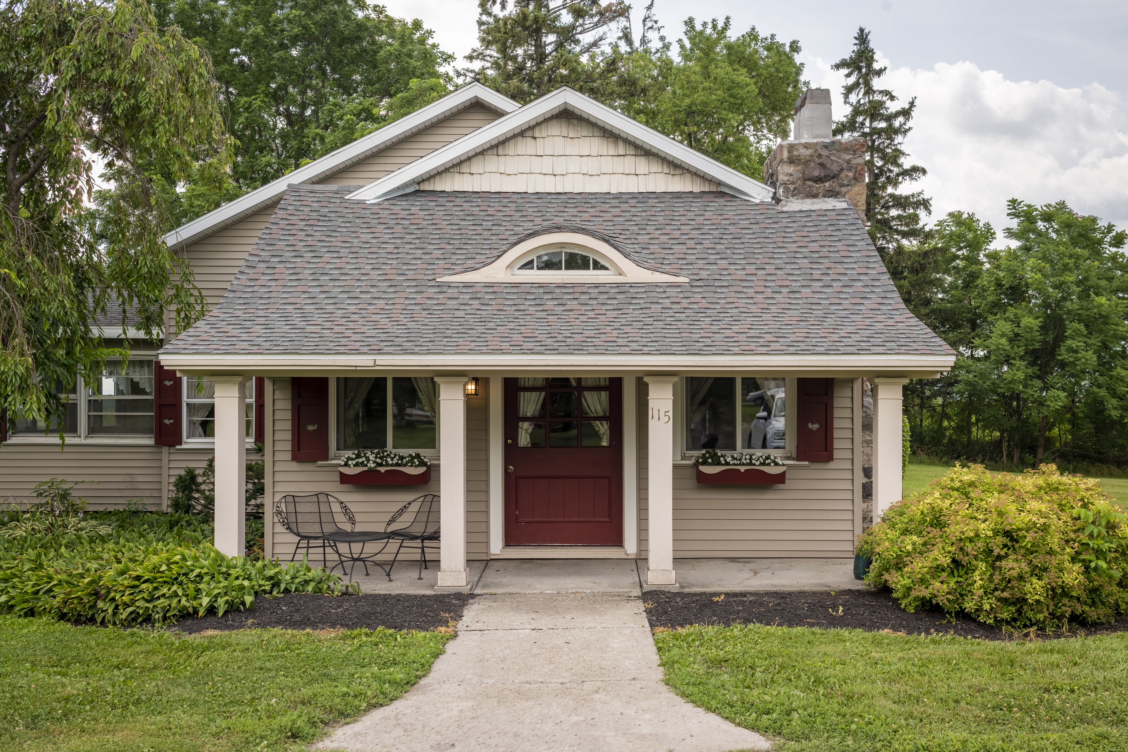 Play House | Individually decorated, individually furnished, iron/ironing board