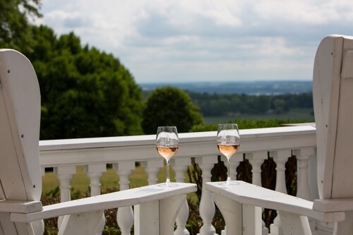 White Springs Manor a Belhurst Property