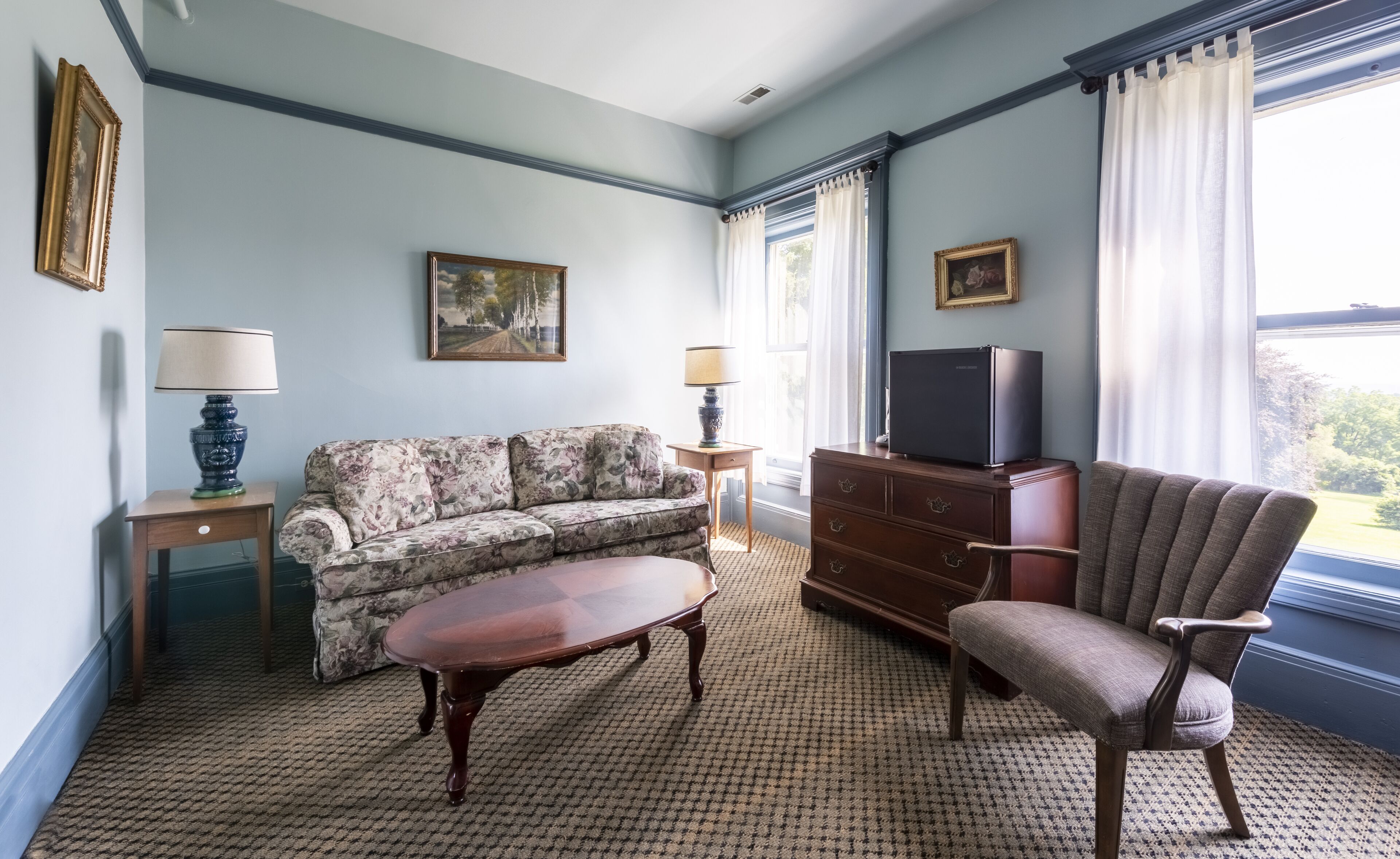 nicolas room | 1 bedroom, individually decorated, individually furnished