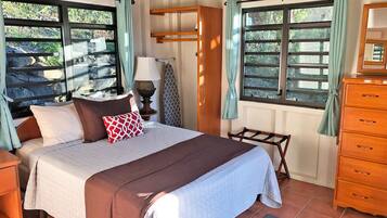 Cottage (Seaside) | In-room safe, WiFi (surcharge), individually decorated