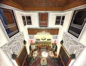 Façade de l’hébergement - soirée/nuit