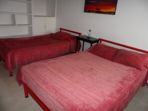 Double Room, Shared Bathroom | Free WiFi