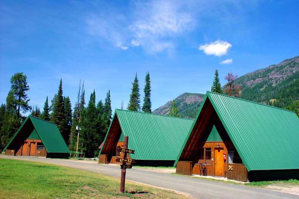 Pahaska Tepee Resort