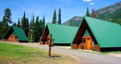 Pahaska Tepee Resort