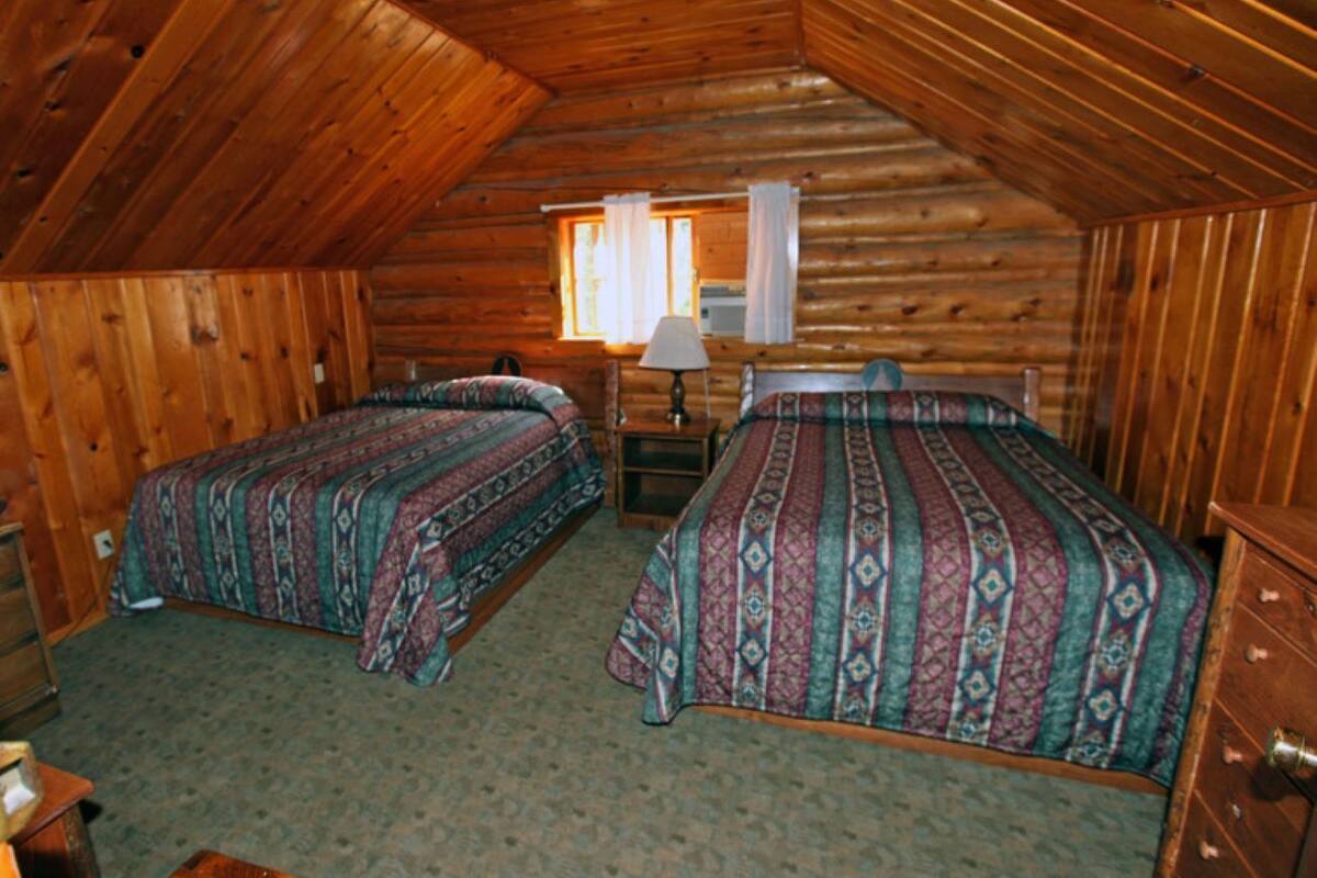 Standard Room (3 Queens) | Premium bedding, desk