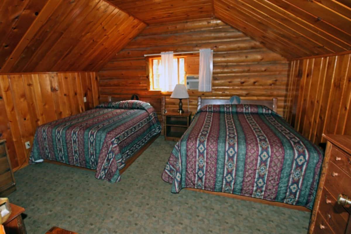 Standard Room (3 Queens) | Premium bedding, desk, bed sheets