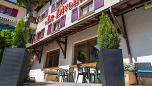 Unclassified image, 2 of 52, button - Hôtel Le Divona (Divonne-les-Bains)