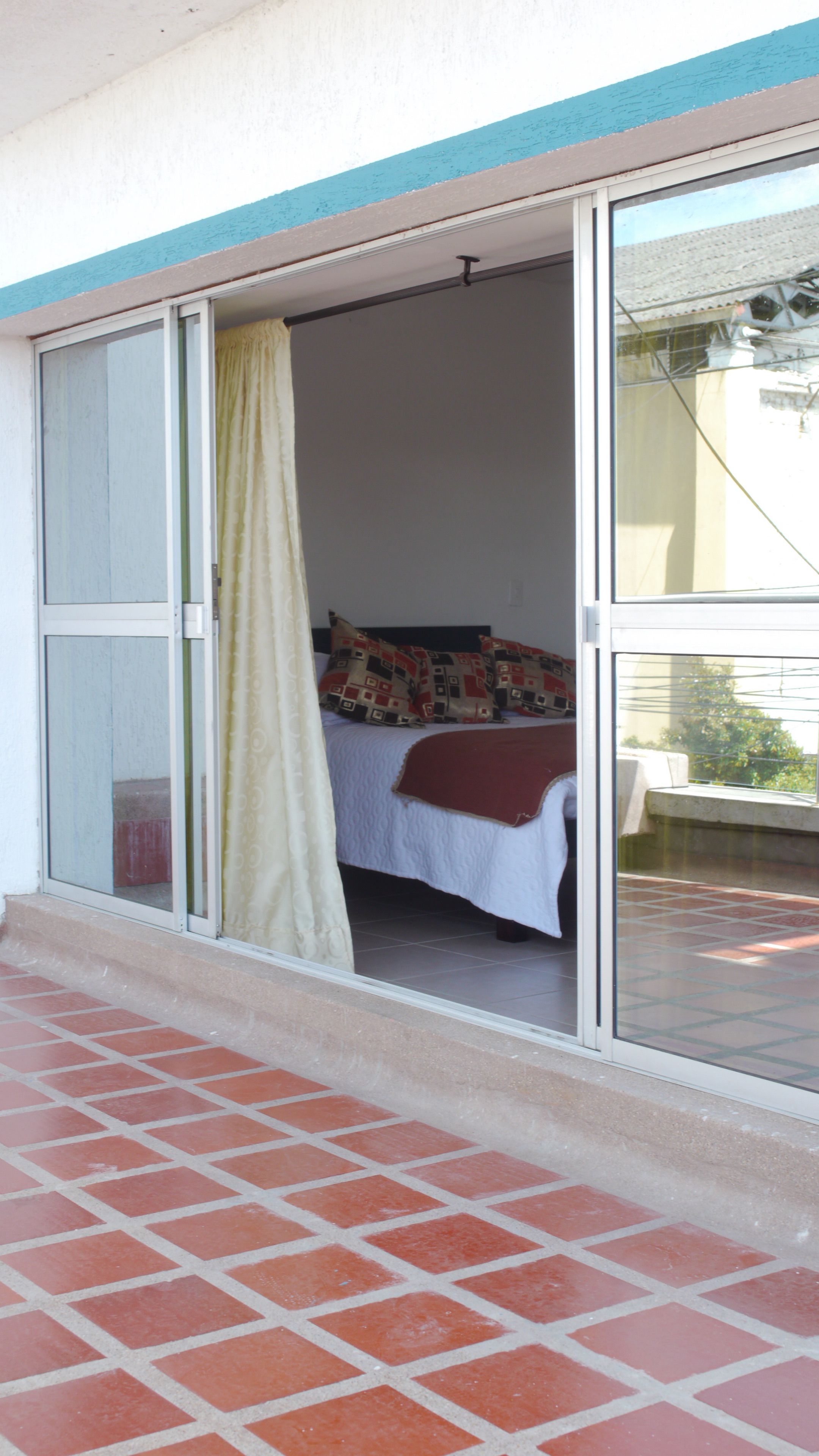 Suite junior, balcón | Caja de seguridad en la habitación y wifi gratis 