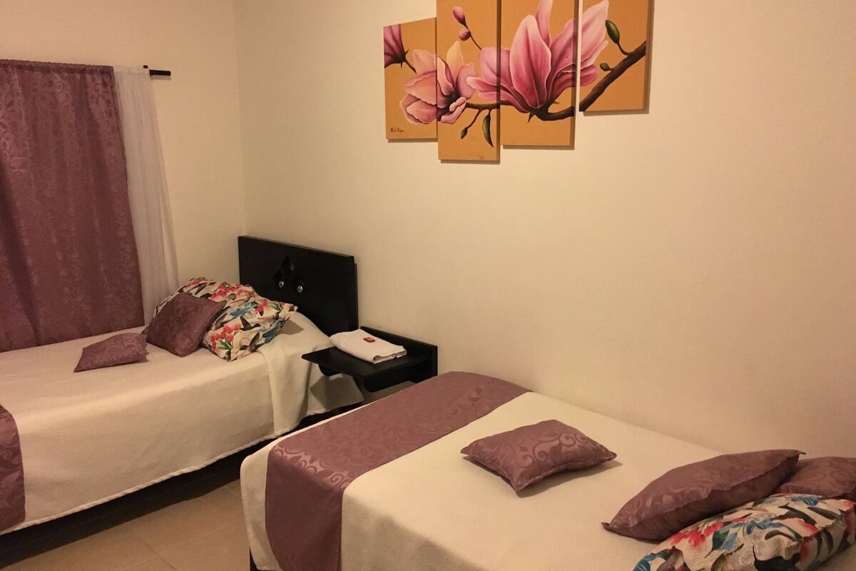 高级房, 2 张单人床 | 客房内保险箱、免费 WiFi