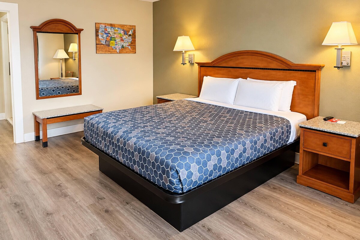 Iron/ironing board (on request), WiFi (free), bed sheets