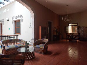 Televisión de 30 pulgadas con canales por cable