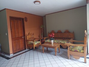 Televisión de 30 pulgadas con canales por cable