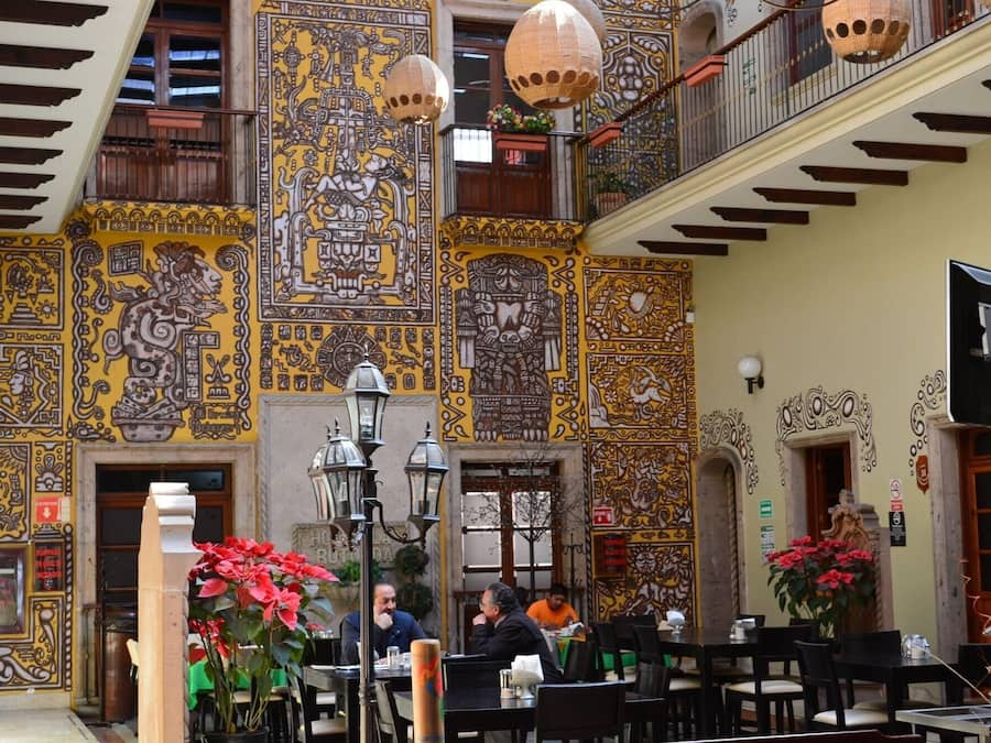 Se sirven desayunos, almuerzos y cocina mexicana