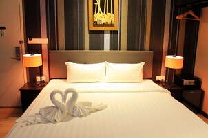 Habitación Premium, 1 cama de matrimonio grande | Caja fuerte, escritorio, wifi gratis y ropa de cama