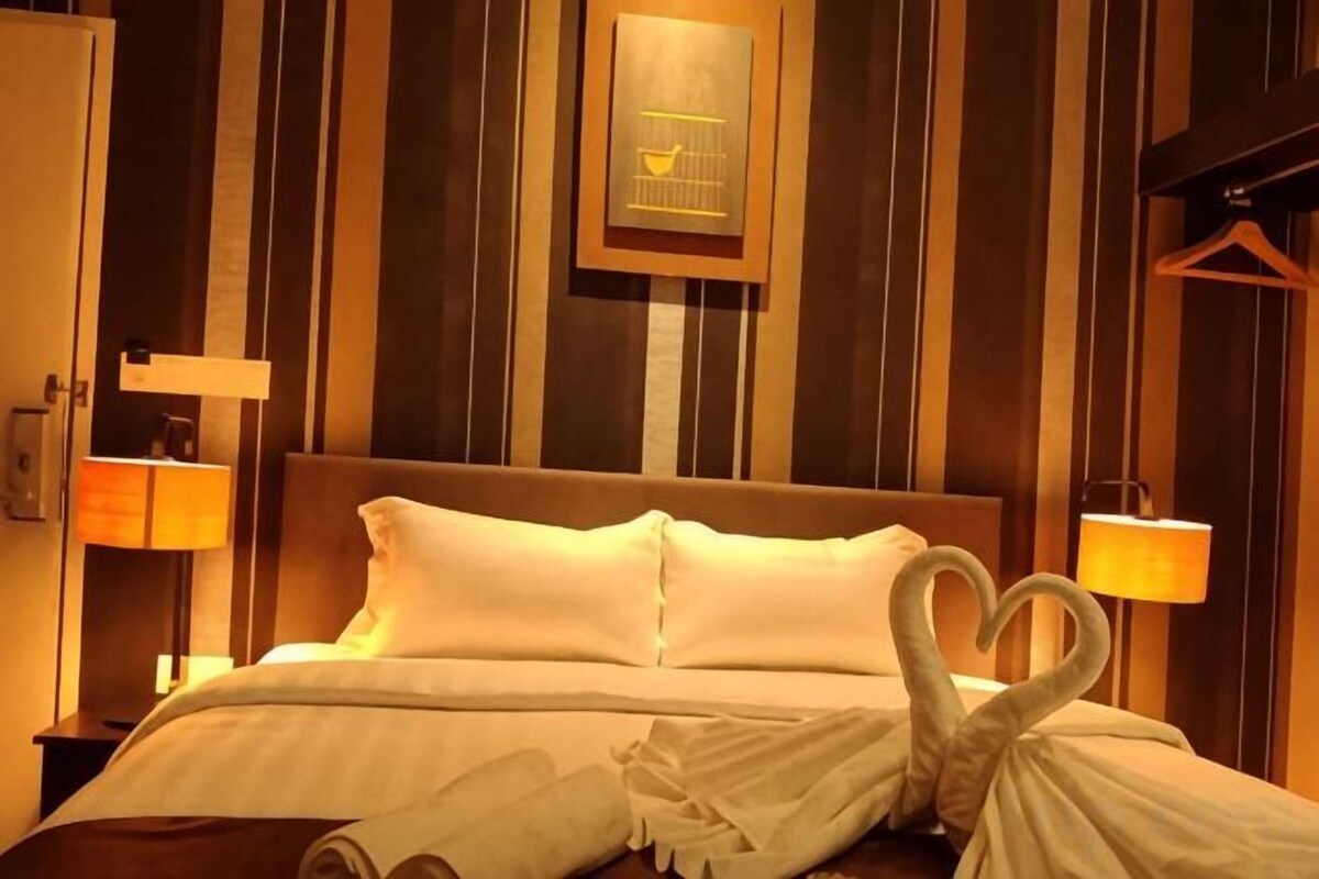 In-room safe, desk, free WiFi, bed sheets