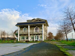 Front of property - Alps Garden B&B (Wujie)