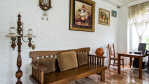 Interior - Alps Garden B&B (Wujie)