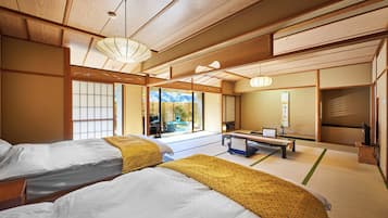 Japanese-Style Suite | In-room safe, iron/ironing board, free WiFi, bed sheets