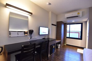 Schreibtisch, kostenloses WLAN