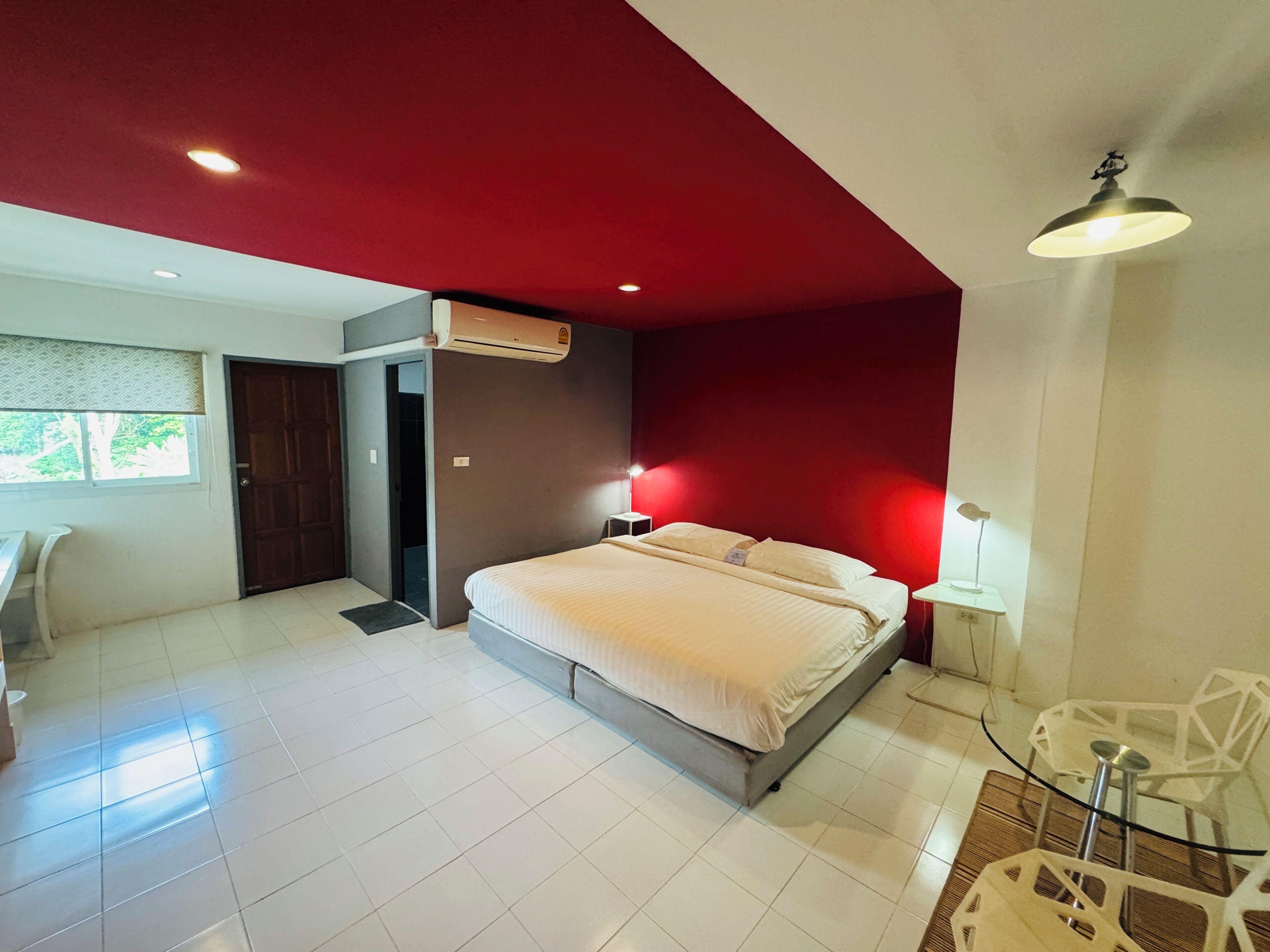 Standard Room | Desk, free wired Internet, bed sheets