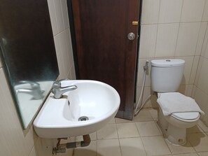Bathroom - Miracle Hotel Manado (Manado)
