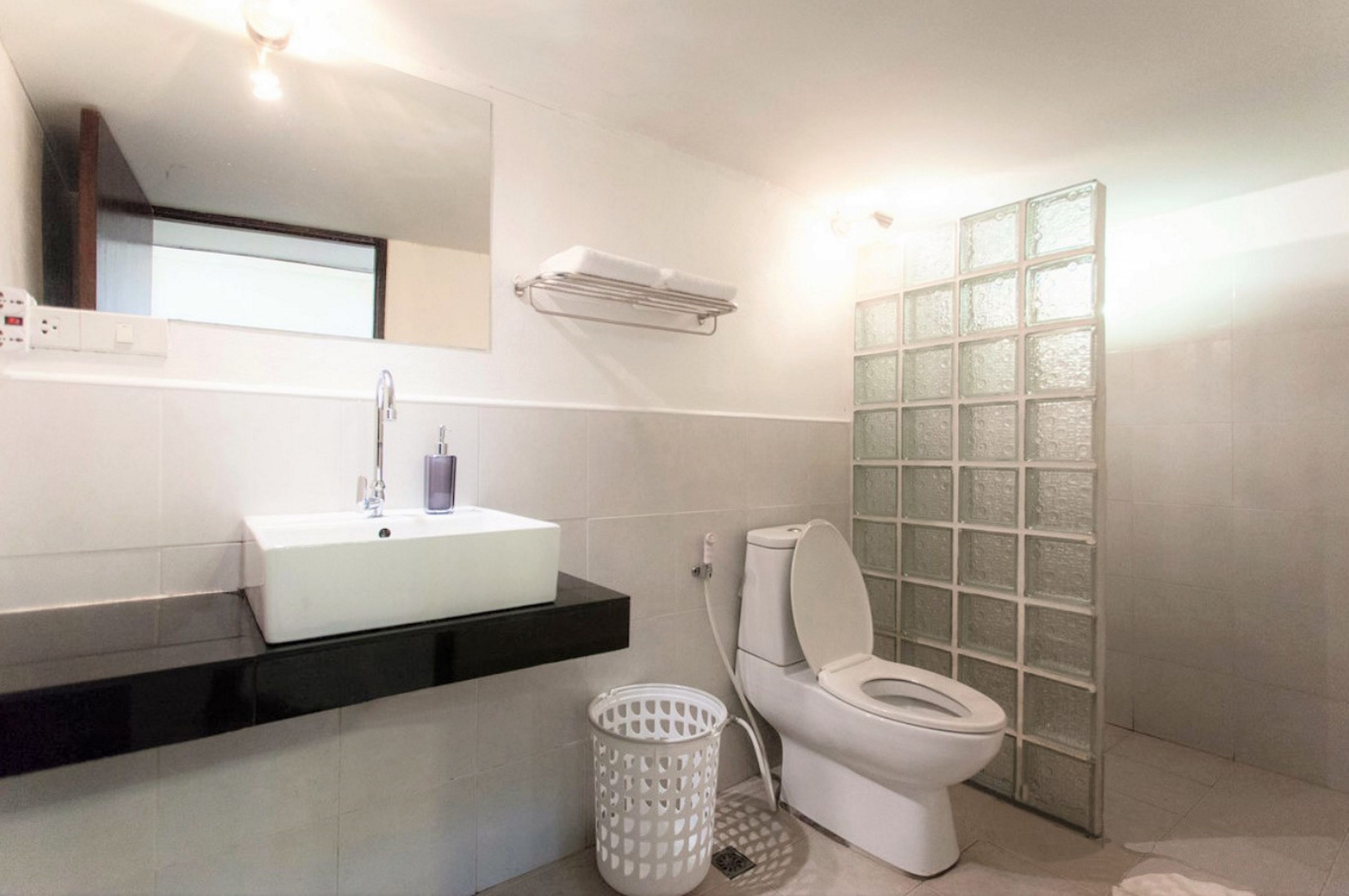 Photo - The Reef Hotel & Studios