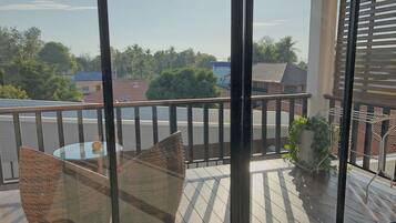 Minibar, in-room safe, blackout curtains, free WiFi