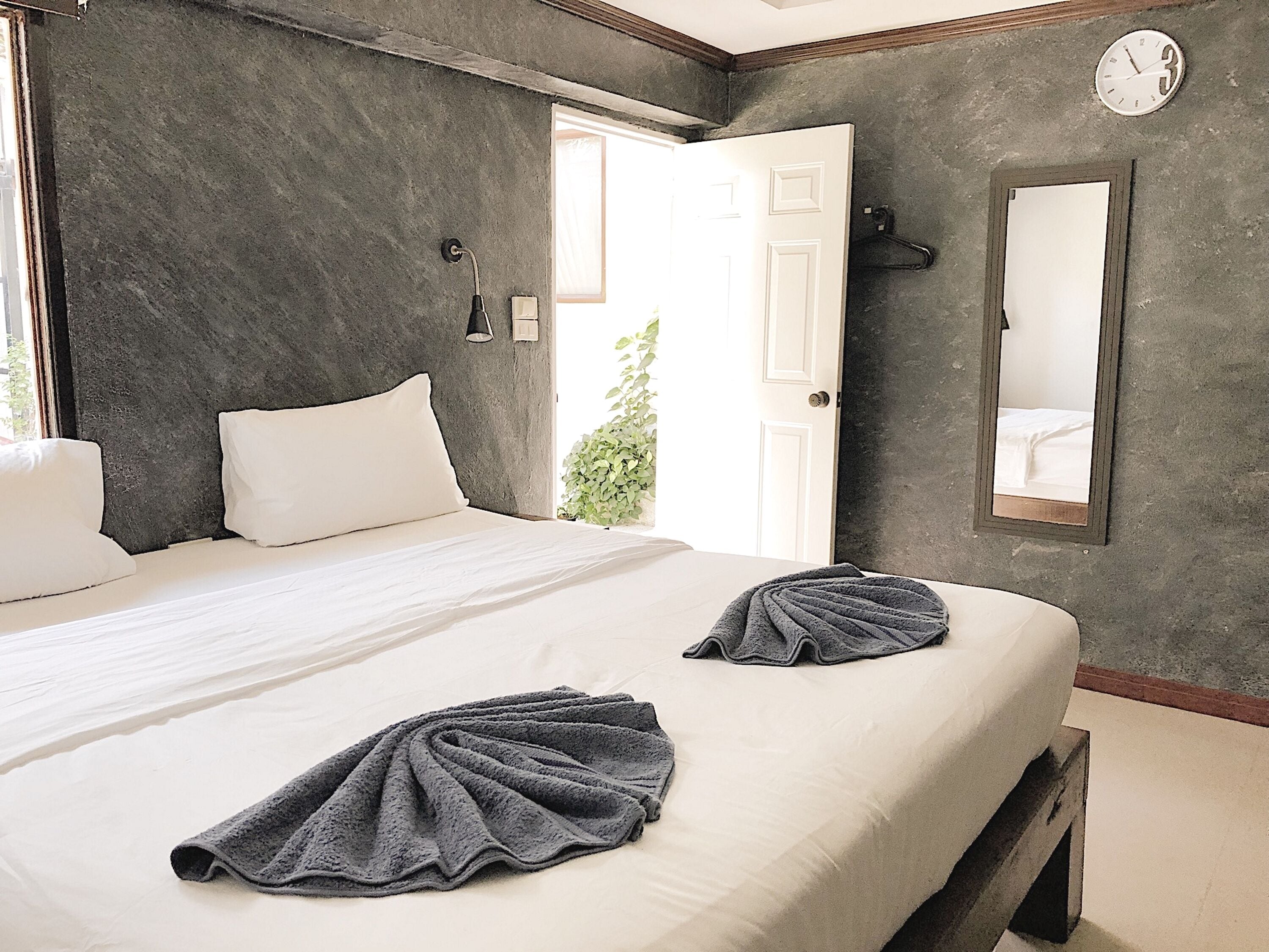 Photo - The Reef Hotel & Studios