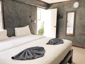 Minibar, in-room safe, blackout curtains, free WiFi - The Reef Hotel & Studios (Koh Lipe)