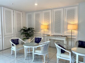 Lobby sitting area - Hotel 19 Penang (George Town)