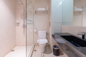 Shower, hair dryer, slippers, bidet