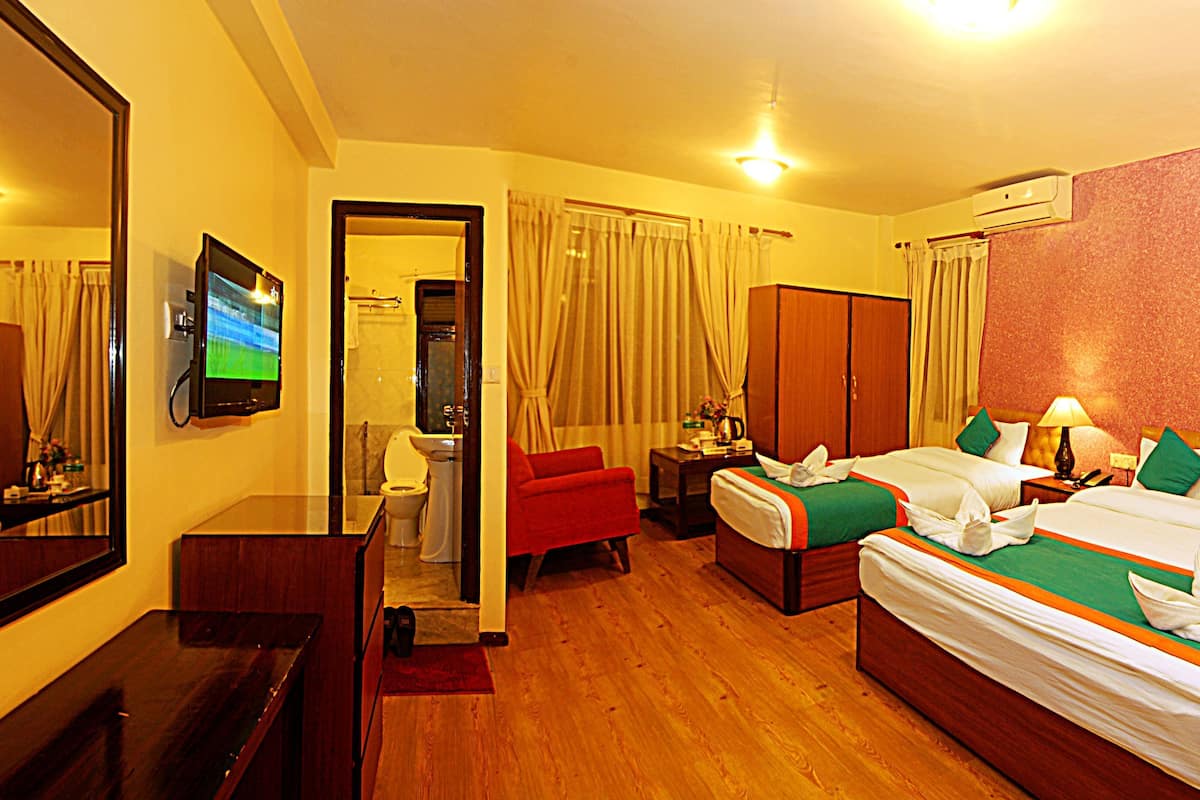 1 bedroom, premium bedding, in-room safe, desk