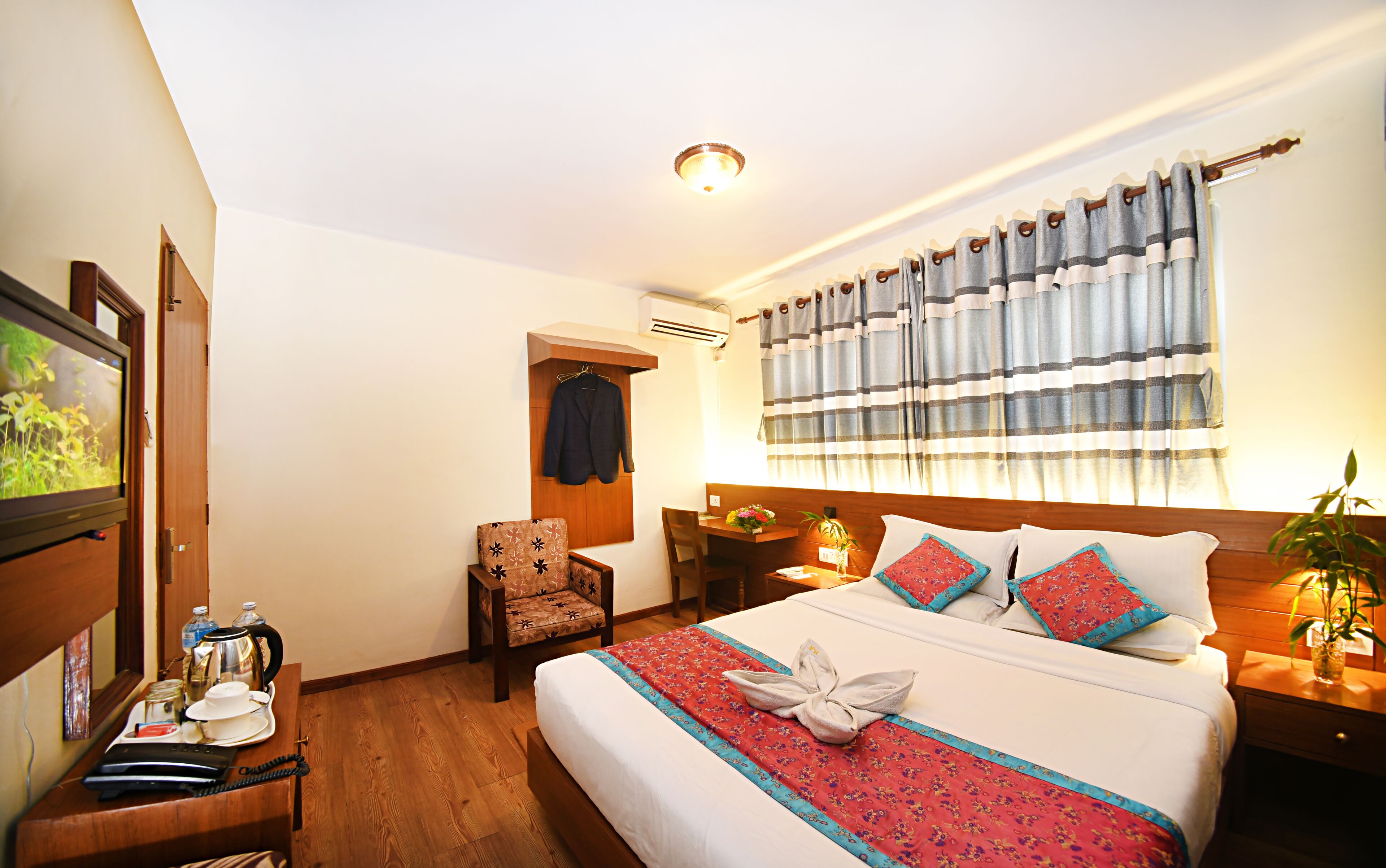 deluxe double or twin room | 1 bedroom, premium bedding, in-room safe, desk