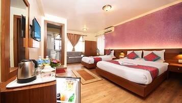 Family Room | 1 bedroom, premium bedding, in-room safe, desk