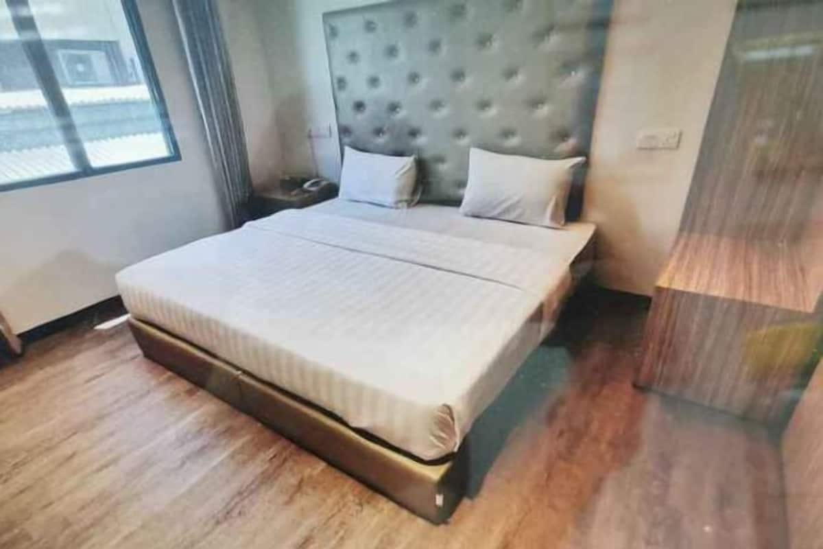 Caja de seguridad en la habitación, escritorio y insonorización