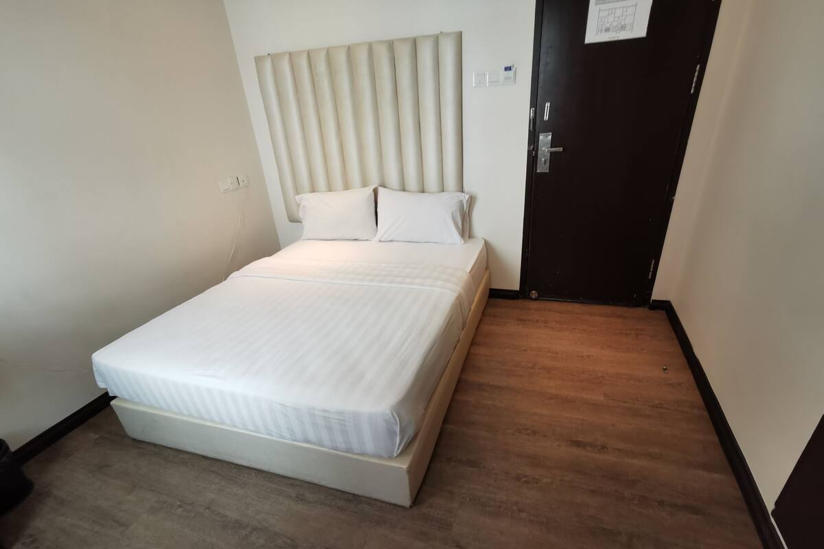 Standard Double Room (No View) | In-room safe, desk, soundproofing, iron/ironing board (on request)