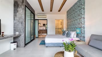 1 bedroom, in-room safe, desk, blackout curtains