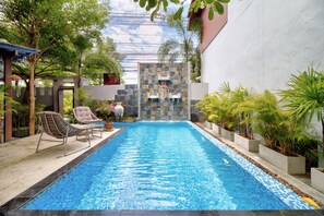 Kolam renang outdoor