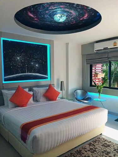 Ayara Grand Palace Hotel